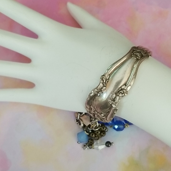 Hand Crafted Repurposed Vintage Spoon Handle Assemblage Charm Bracelet NWT - Picture 11 of 16